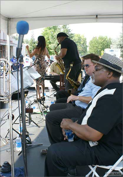 BigBands+BBQ08-009c.jpg - for personal use