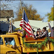 LosGatosChristmasParade2024-046Db2.jpg