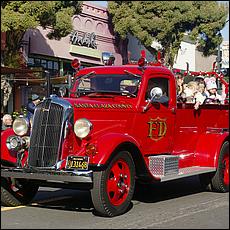 LosGatosChristmasParade25-072S.jpg