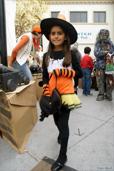 WG_Trick-or-Treat08-034a2.jpg - for personal use