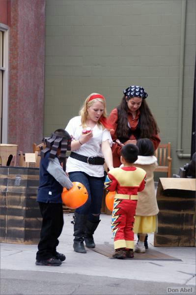 WG_Trick-or-Treat08-145a2.jpg - for personal use