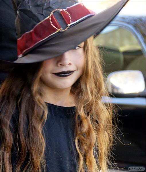 WG_TrickorTreat09-096d.jpg - for personal use