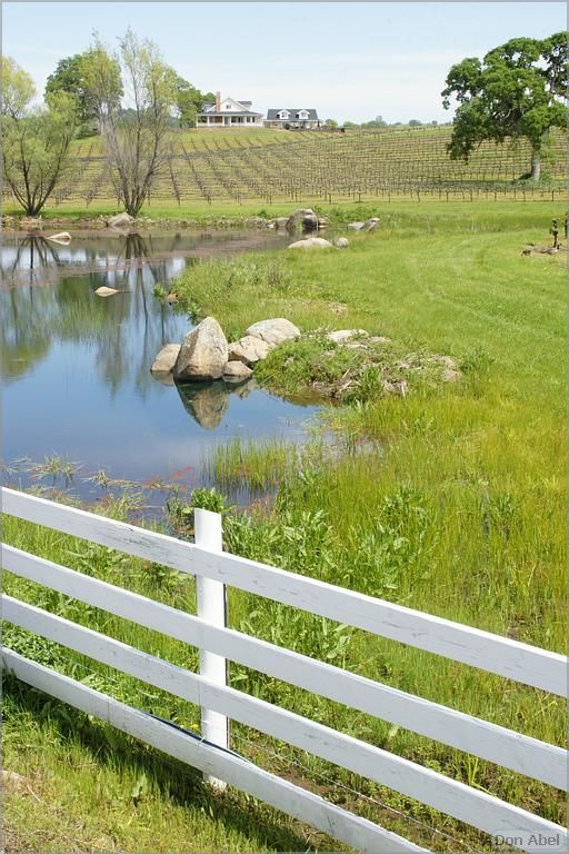 GoldCountry10-130-ShenandoahRdWineries-web.jpg - for personal use only