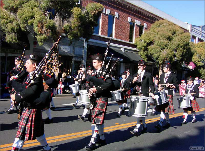 LosGatos_Christmas_Parade05-090b.jpg-for personal use only