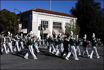 LosGatos_Christmas_Parade05-117b.jpg