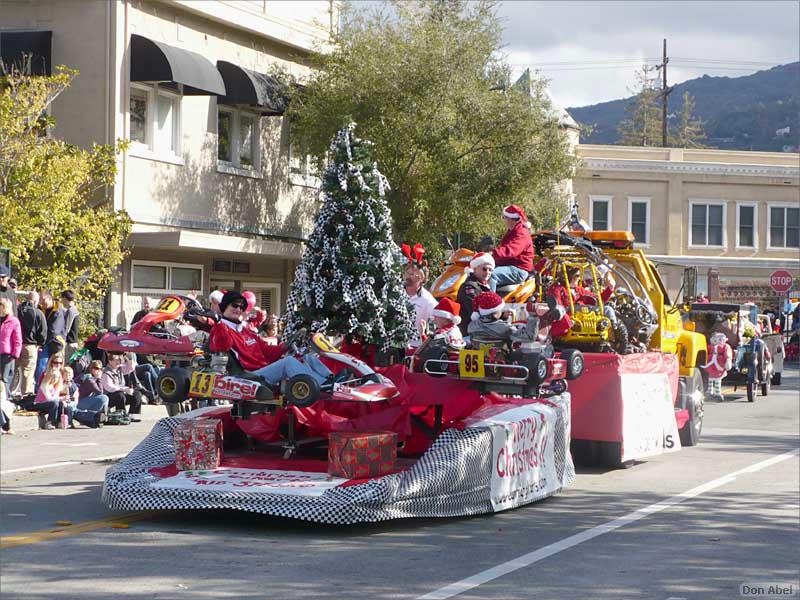 LosGatosChristmasParade07-085c.jpg - for personal use