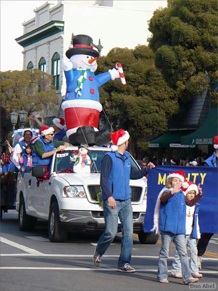 LosGatosChristmasParade07-109c.jpg - for personal use