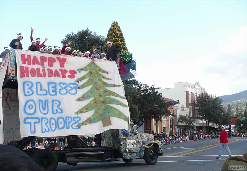 LosGatosChristmasParade07-111c.jpg - for personal use