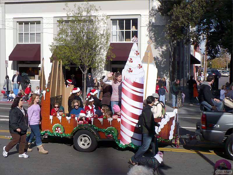 LosGatosChristmasParade07-126c.jpg - for personal use