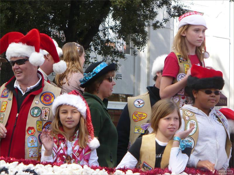 LosGatosChristmasParade07-145b.jpg - for personal use