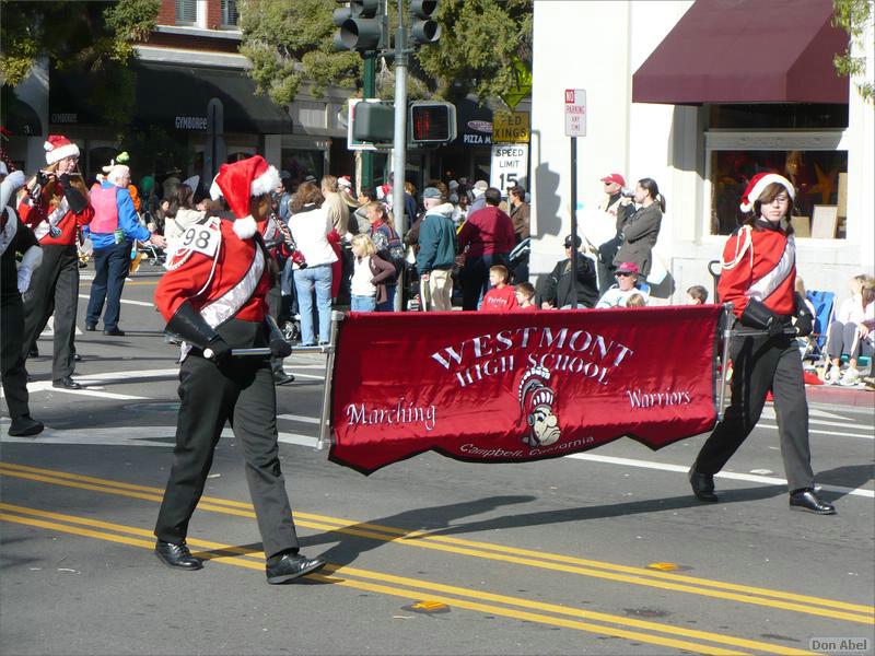 LosGatosChristmasParade07-155b.jpg - for personal use