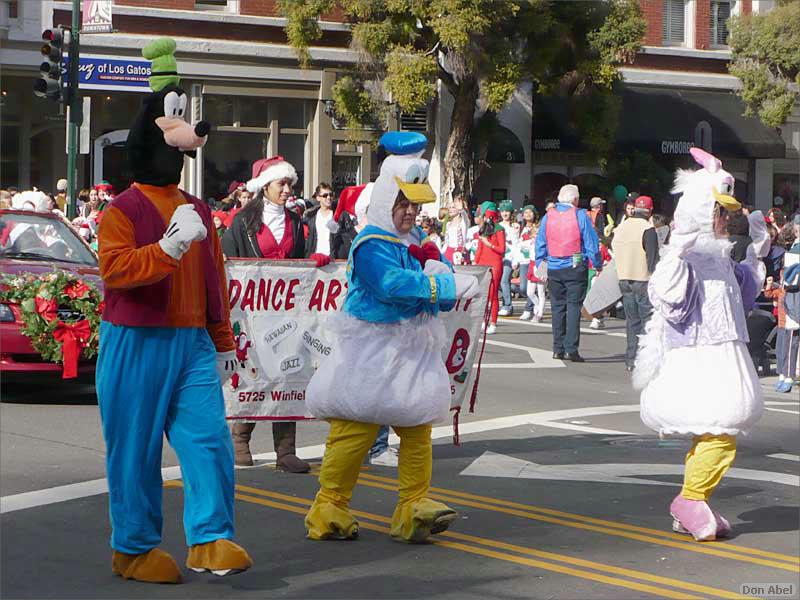 LosGatosChristmasParade07-157c.jpg - for personal use