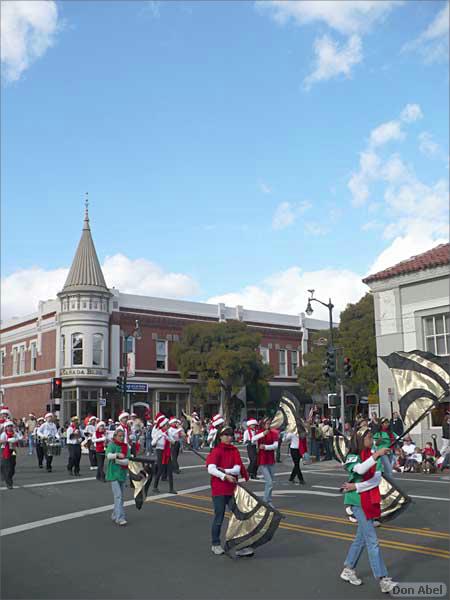 LosGatosChristmasParade07-161c.jpg - for personal use