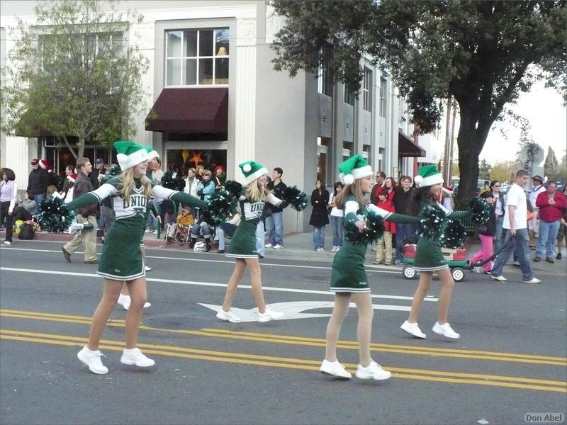 LosGatosChristmasParade07-181b.jpg - for personal use