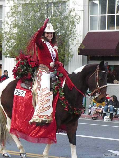 LosGatosChristmasParade07-223c.jpg - for personal use