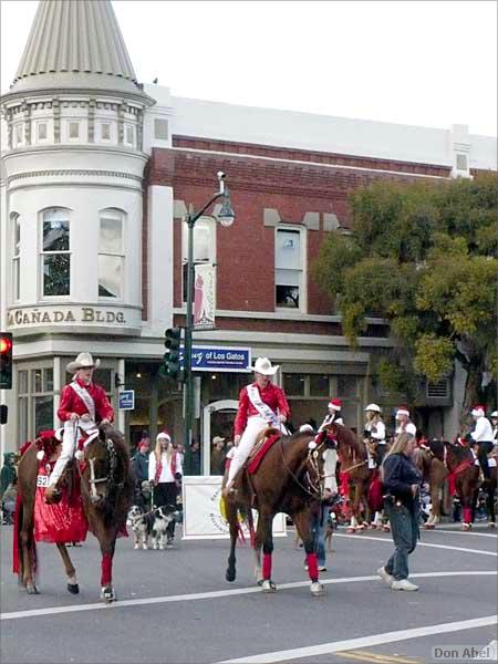 LosGatosChristmasParade07-236c.jpg - for personal use