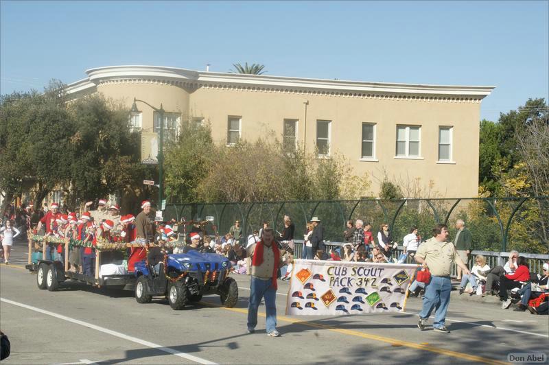 LosGatosChristmasParade08-071b.jpg - for personal use