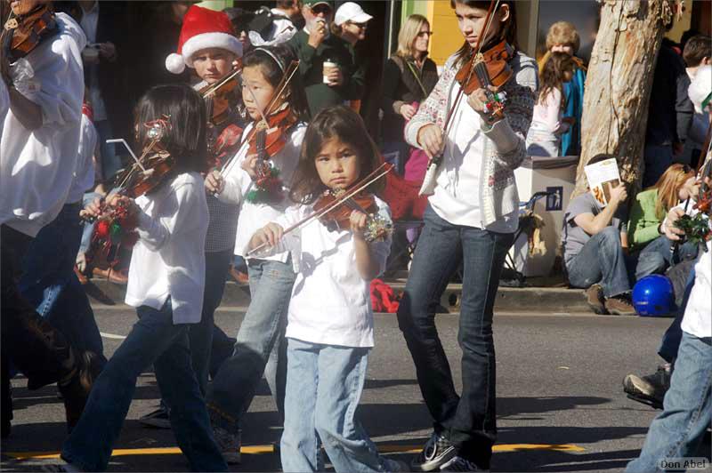 LosGatosChristmasParade08-117c.jpg - for personal use