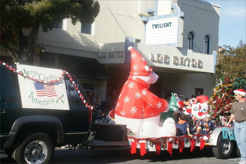 LosGatosChristmasParade08-138b.jpg - for personal use