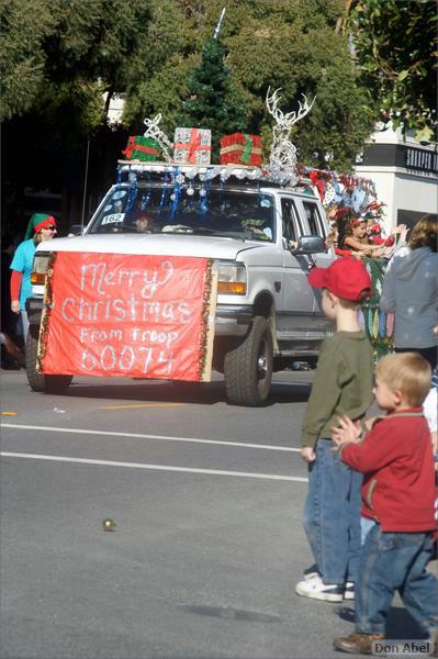 LosGatosChristmasParade08-153a1.jpg - for personal use