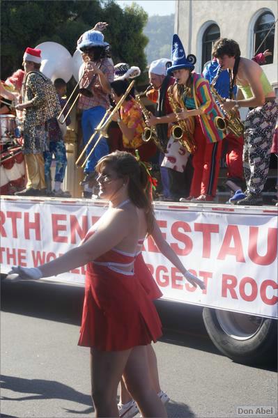 LosGatosChristmasParade08-179b.jpg - for personal use