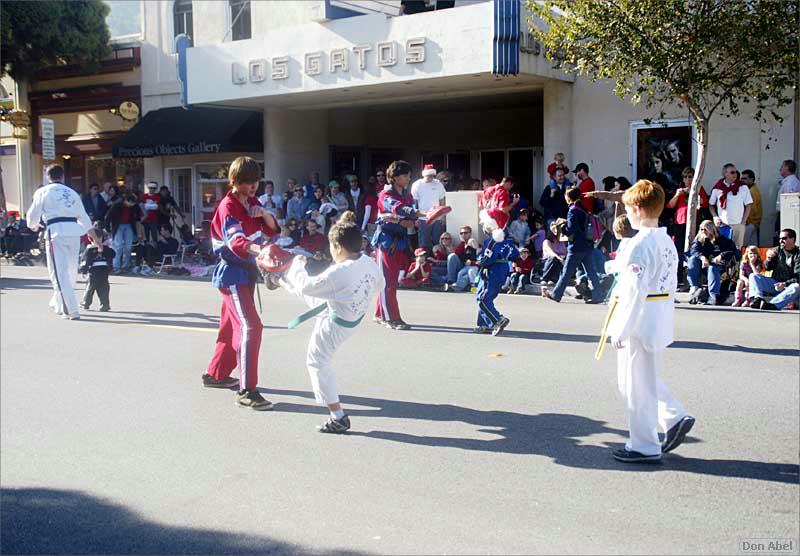 LosGatosChristmasParade08-202c.jpg - for personal use