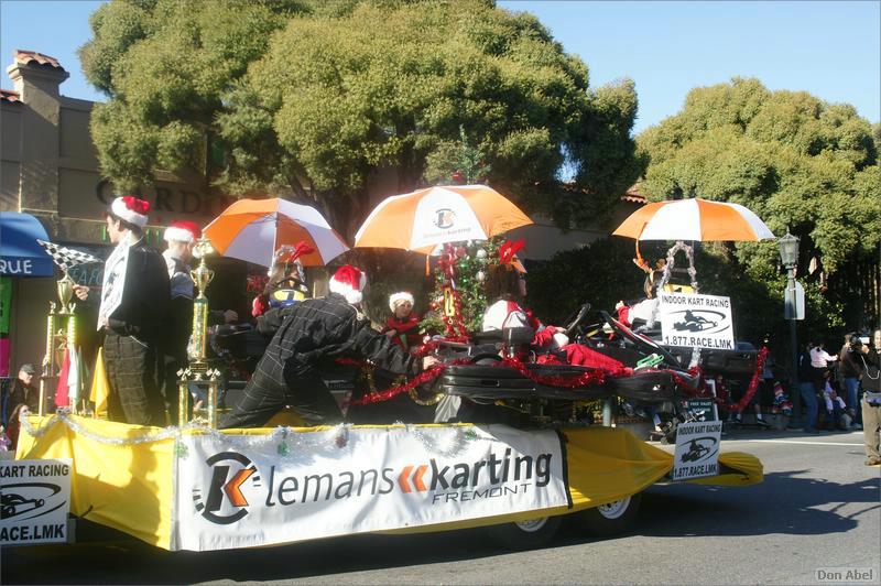 LosGatosChristmasParade08-262b.jpg - for personal use