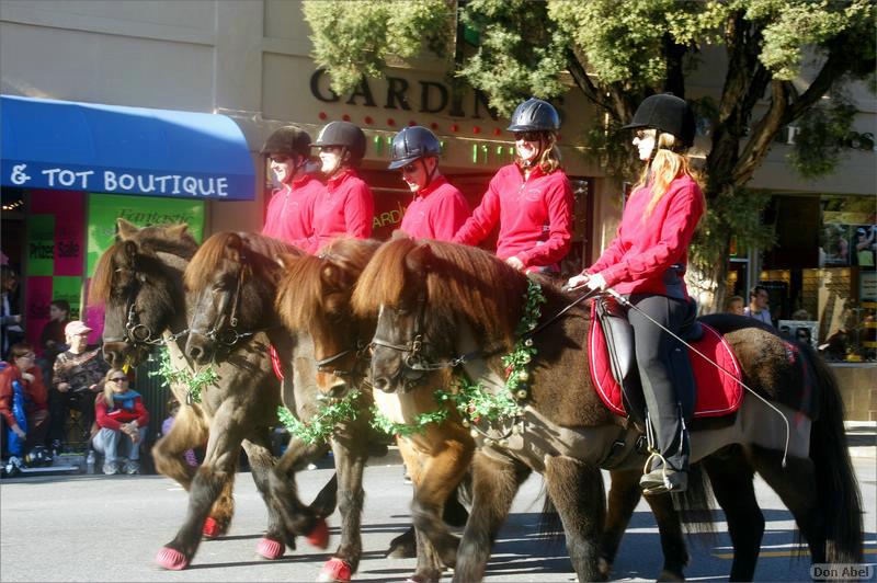 LosGatosChristmasParade08-285a1.jpg - for personal use