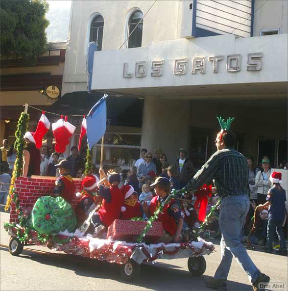 LosGatosChristmasParade08-301d.jpg - for personal use