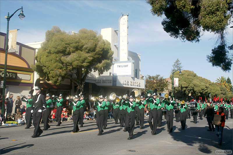 LosGatosChristmasParade08-130c.jpg - for personal use