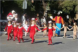 LosGatosChristmasParade08-217b.jpg