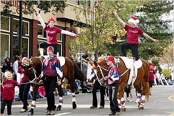 LosGatosChristmasParade09-498ab.jpg