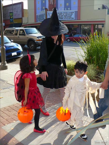 WG_Trick-or-Treat07-017b.jpg - for personal use