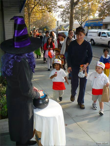 WG_Trick-or-Treat07-033b.jpg - for personal use
