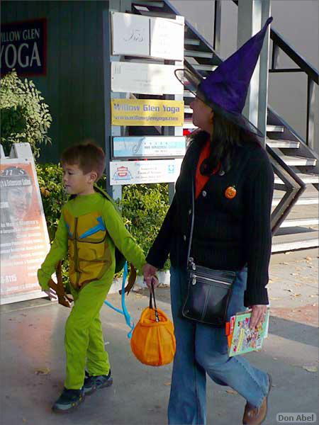 WG_Trick-or-Treat07-042c.jpg - for personal use