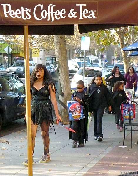 WG_Trick-or-Treat07-135c.jpg - for personal use