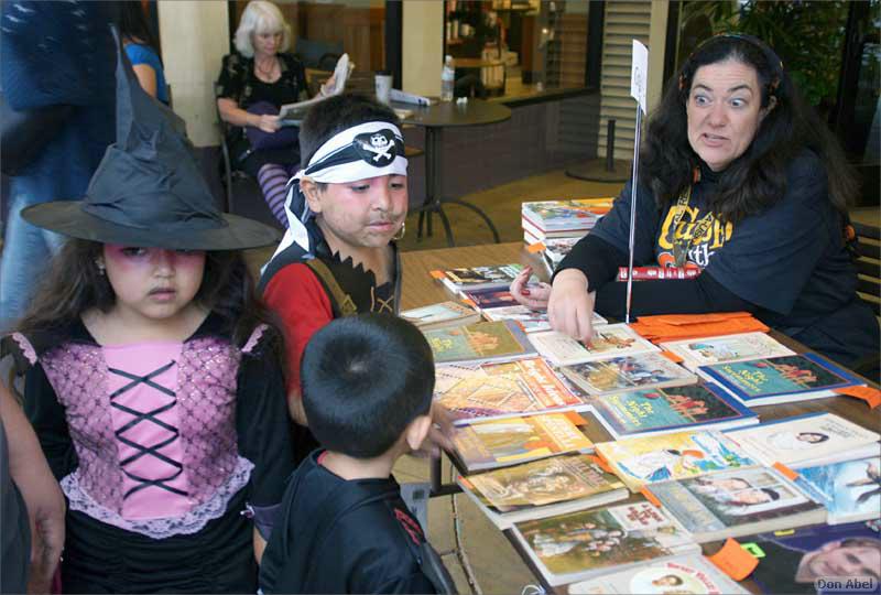 WG_Trick-or-Treat08-115c.jpg - for personal use