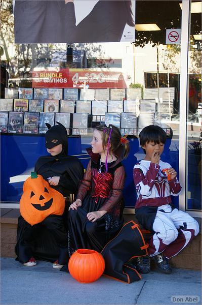 WG_TrickorTreat09-143b.jpg - for personal use