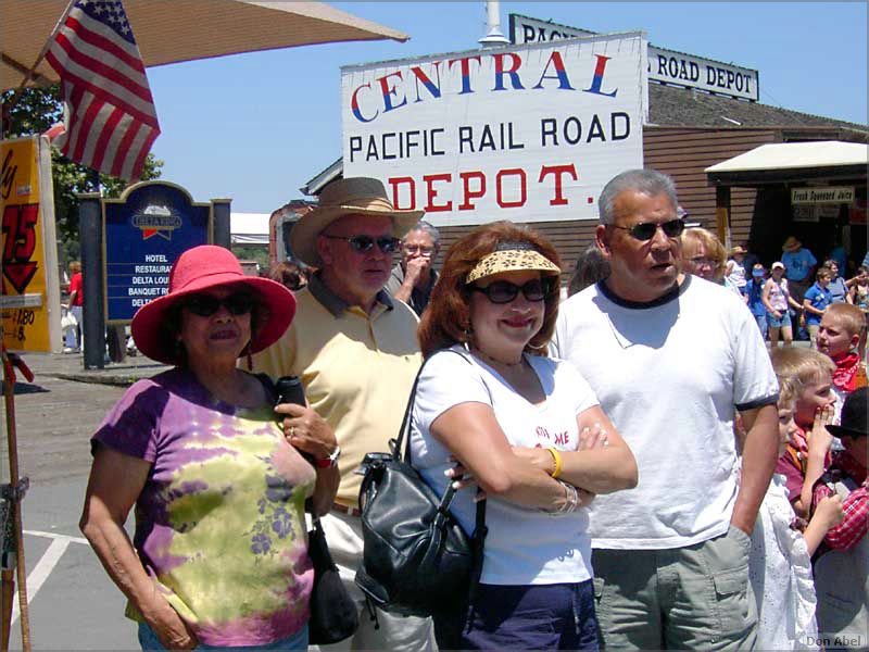 Sacto05_parade-50b.jpg