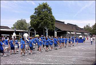 SacJazz06_parade-063b.jpg