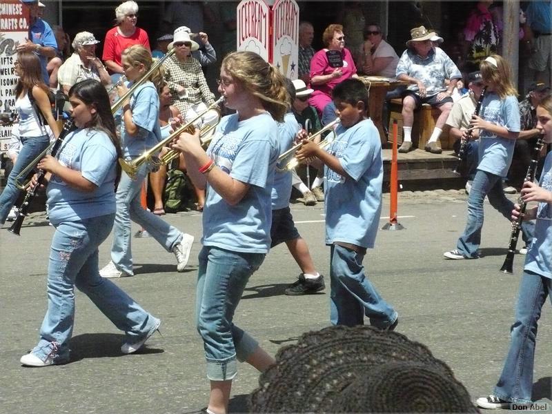 SacJazz07_parade-025b - for personal use only