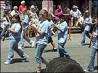 SacJazz07_parade-025b.jpg