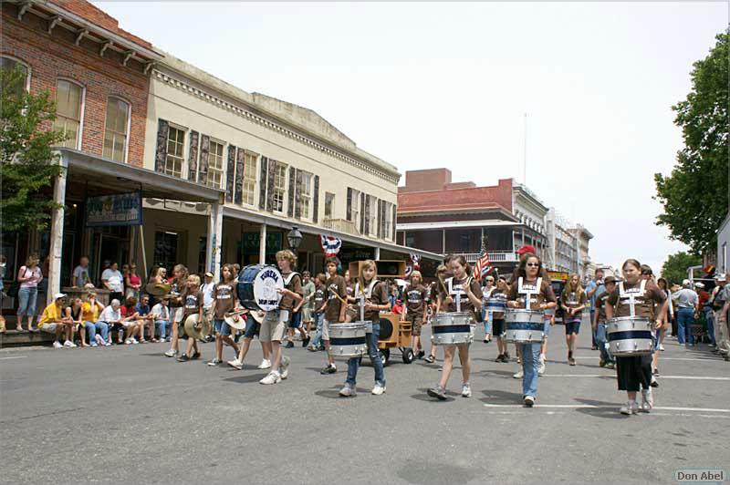 SacJazz08_parade-027e - for personal use only