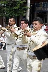 SacJazz08_parade-052c.jpg