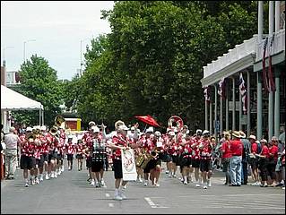 SacJazz08_parade-071c.jpg