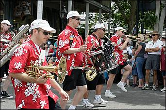 SacJazz08_parade-073c.jpg