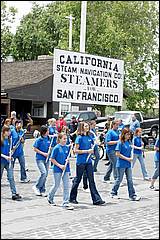 SacJazz08_parade-086c.jpg