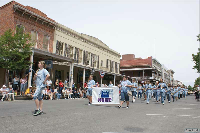 SacJazz08_parade-043c - for personal use only